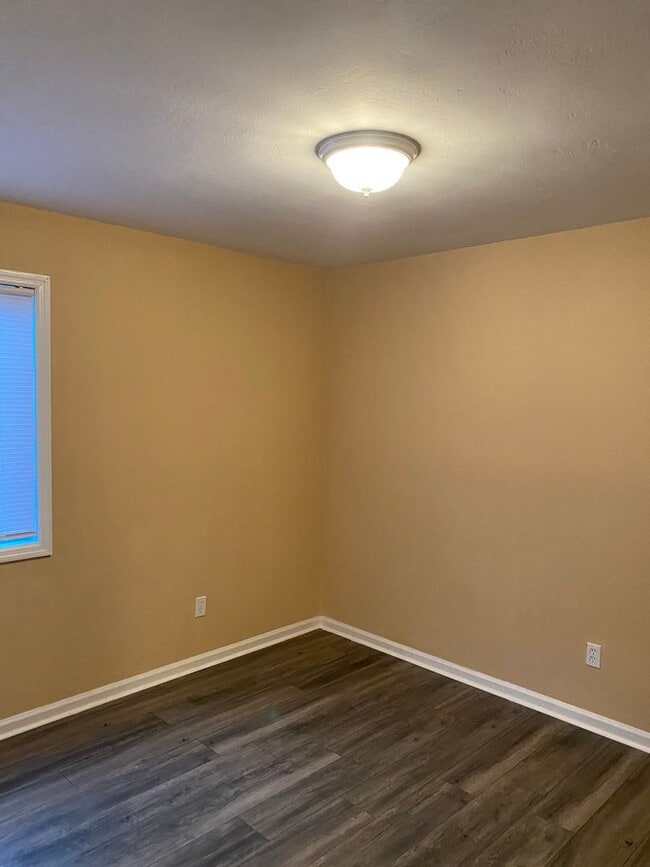 Building Photo - Condo in Great Location