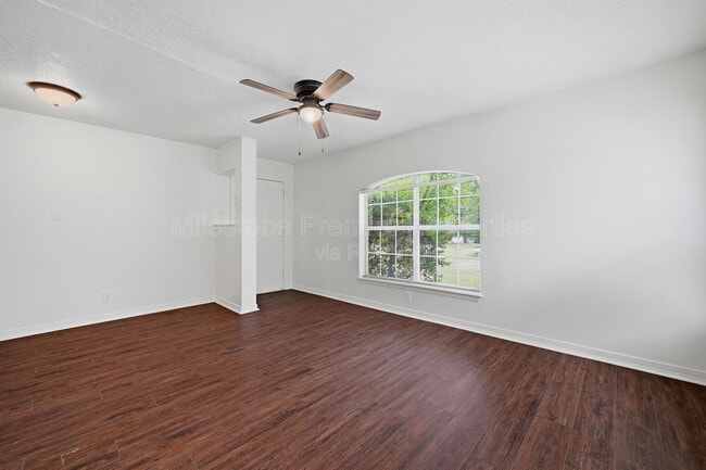 Building Photo - 1703 W Elm St