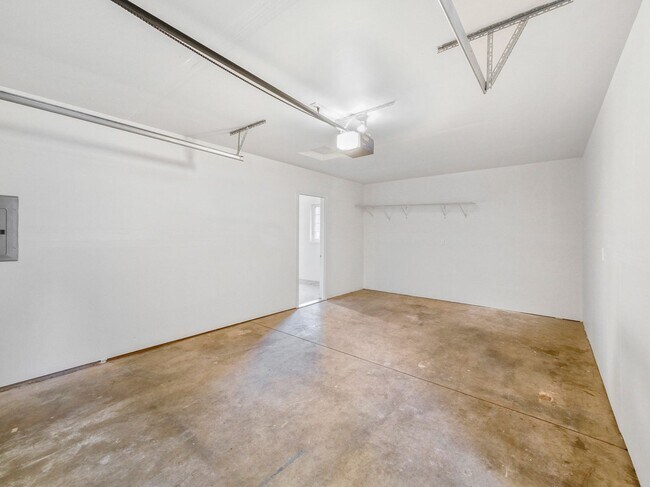 Building Photo - 1434 NE Covington Ln