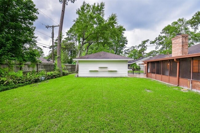 Building Photo - 2910 Colonial Dr