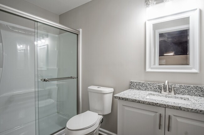 Building Photo - 3137 Glen Hollow Dr