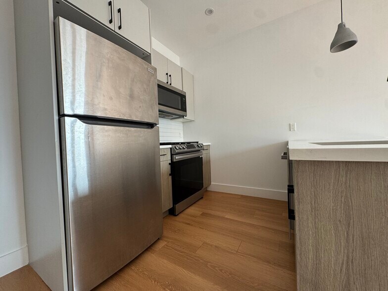 545 MLK Dr 404 - 540 Martin Luther King Jr Dr