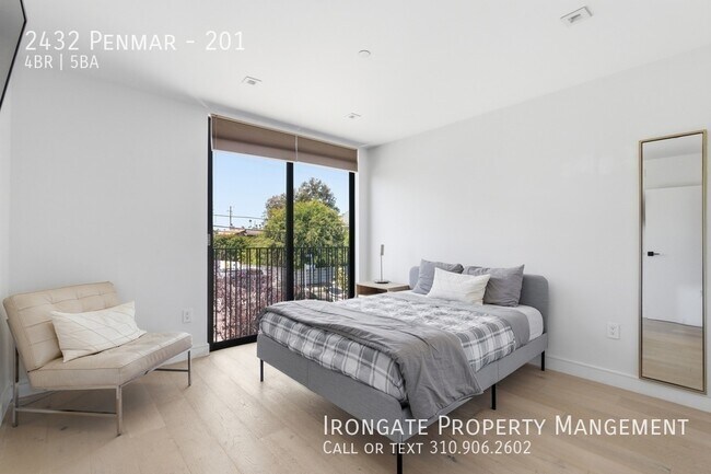 Building Photo - 2432 Penmar-201