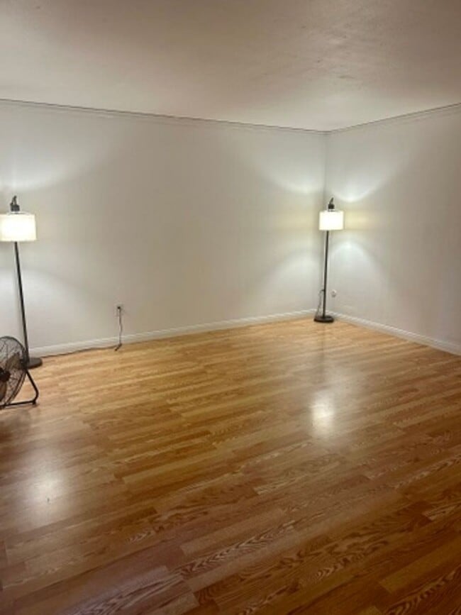 Building Photo - Available Now! Spacious 2BD/2BA Condo in Prime Del Cerro Location near SDSU!