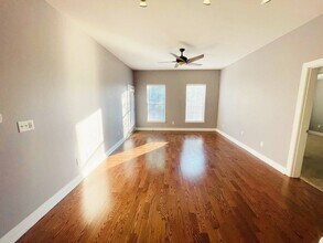 Building Photo - 2411 Brownsboro Rd