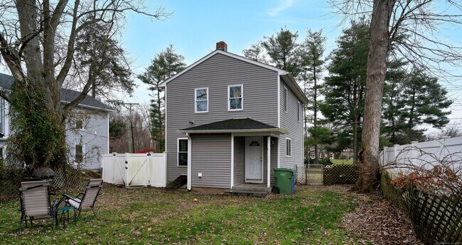 Building Photo - 138 Naubuc Ave