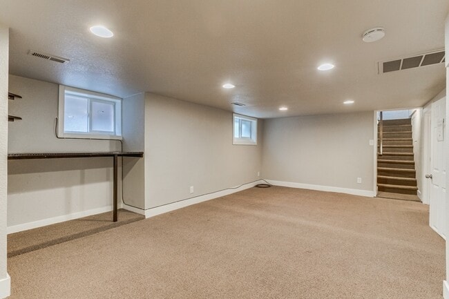 Building Photo - 4435 Clay St