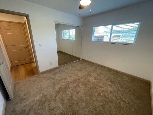 Building Photo - Manzanita