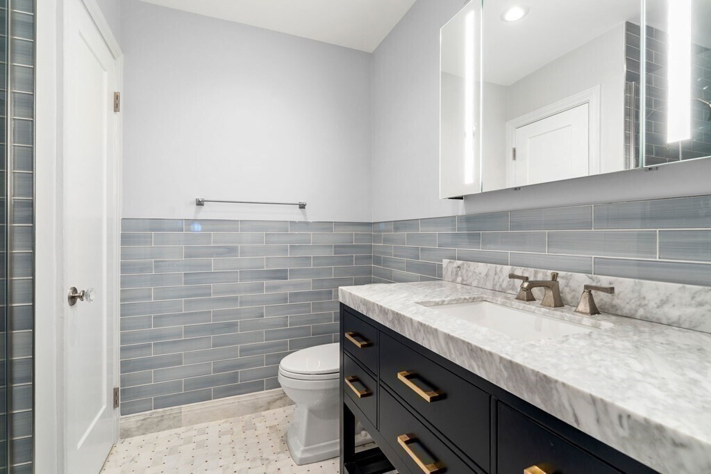 Building Photo - 270 Beacon St