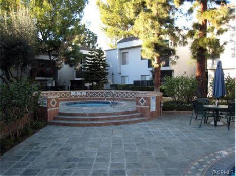 Building Photo - title - Beautiful 1 Bed/1 Bath Condo Apart...