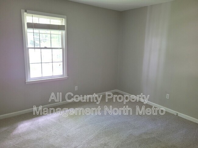 Building Photo - 285 Sequoyah Dr