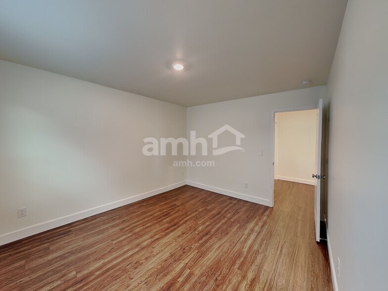 Building Photo - 10309 21st Pl SE