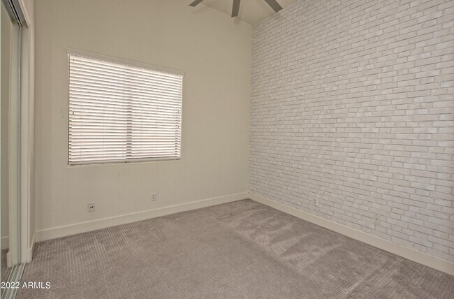 Building Photo - 22420 N 48th St