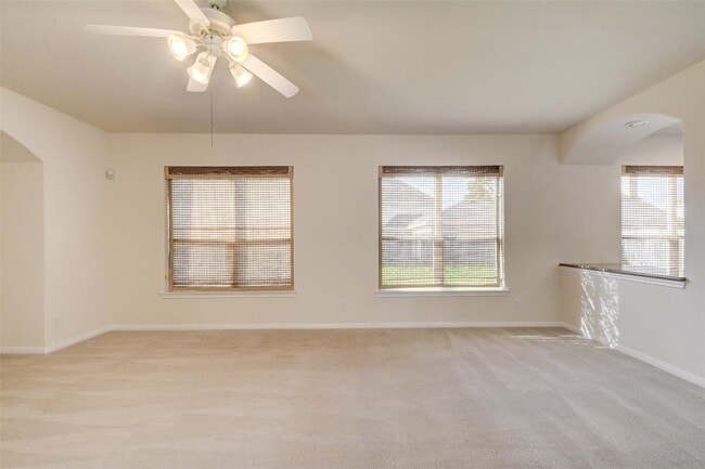 Building Photo - 9115 Memorial Valley Dr