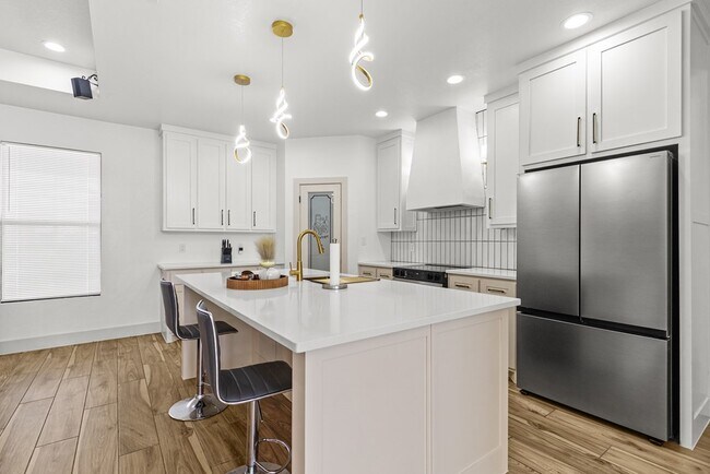 Building Photo - 12370 W University Blvd