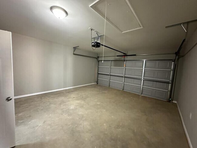 Building Photo - 294 Cedar Creek Rd