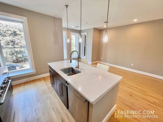 Building Photo - 444 M St NW