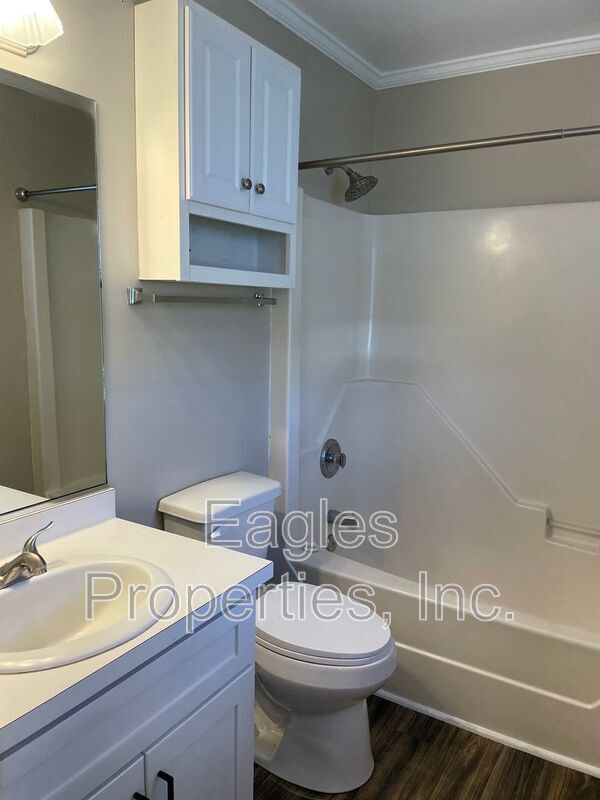 Building Photo - 104 Jordan Bluff Pl