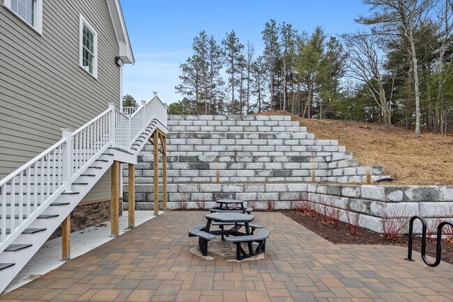 Building Photo - 340 Scenic Hwy