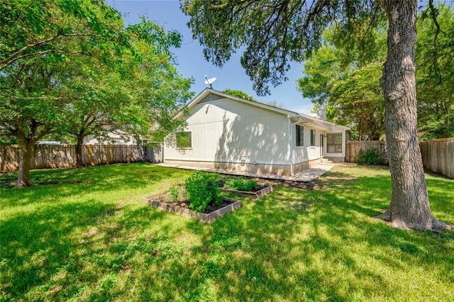 Building Photo - 816 Russet Valley Dr