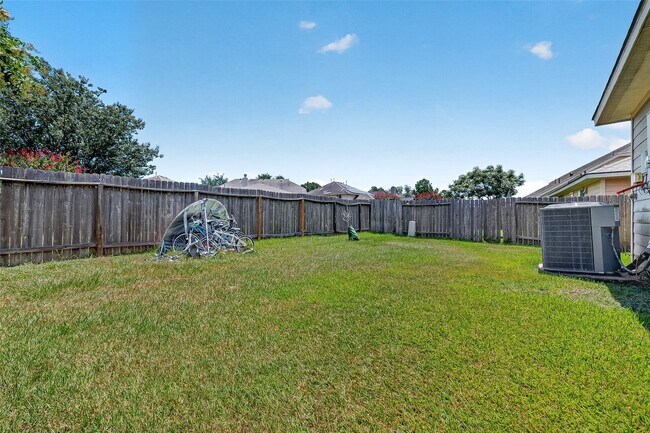 Building Photo - 26738 Henson Falls Dr