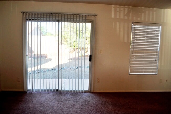 Building Photo - 452 Groft Way