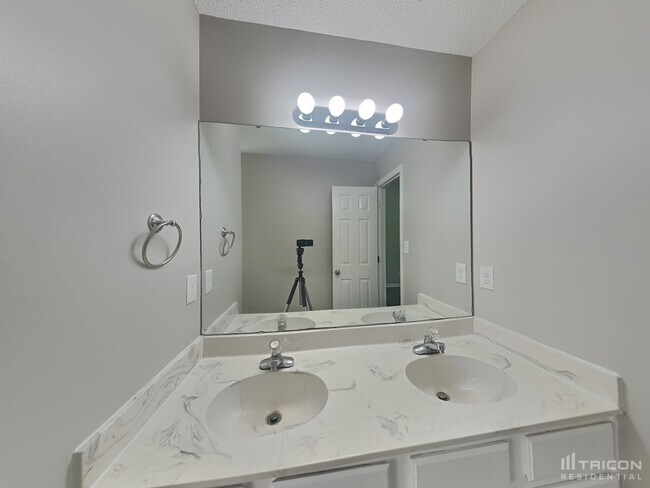 Building Photo - 1217 Capps Hollow Dr