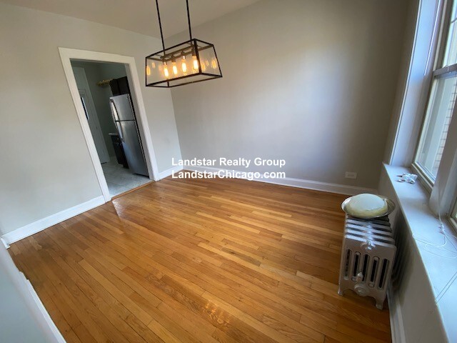 Building Photo - 5042 N Wolcott Ave