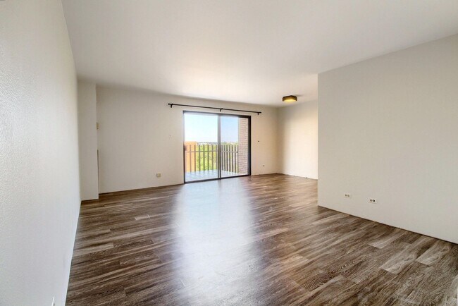 Building Photo - Gorgeous highrise apartment in Washington ...