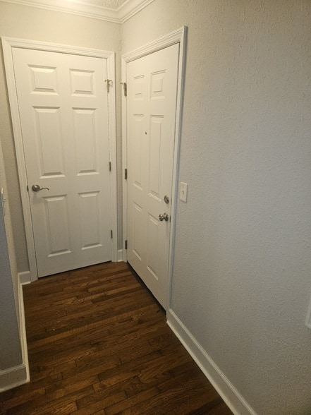 Building Photo - 802 E Main St