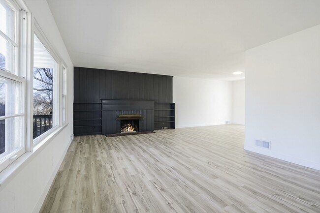 Building Photo - 1122 Franklin St