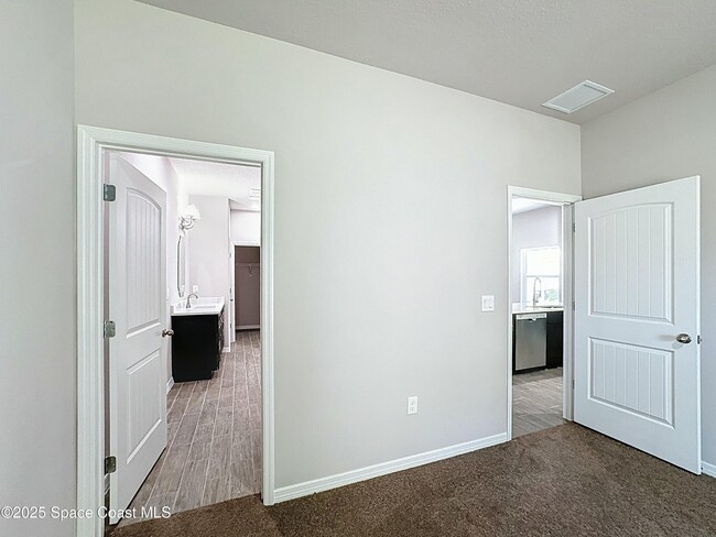 Building Photo - 512 L M Davey Ln