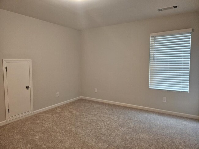 Building Photo - 1290 Jordan Brook Dr