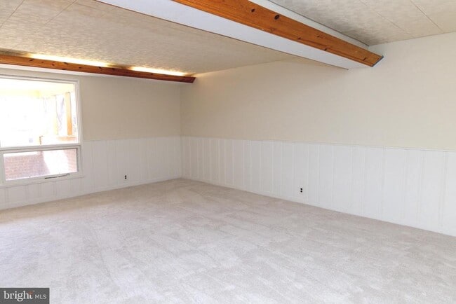 Building Photo - 6519 Byrnes Dr