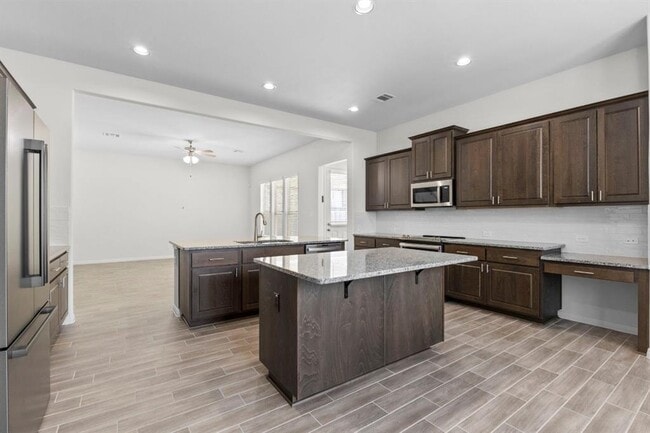 Building Photo - 104 Scenic Hills Cir