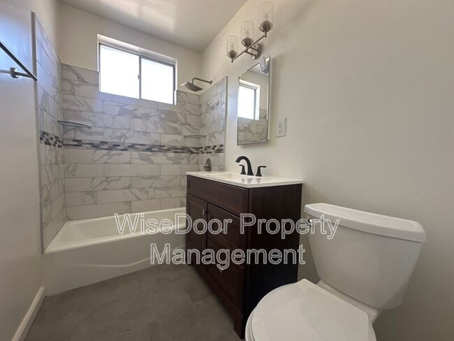 Building Photo - 14631 Christine Dr