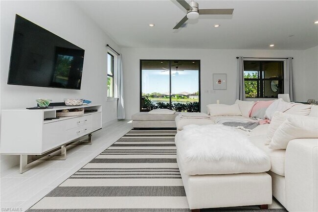 Building Photo - 5939 Gala Dr