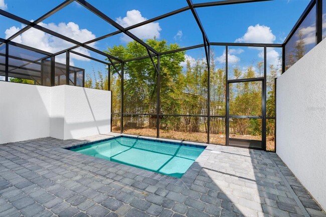 Building Photo - 380 Famagusta Dr