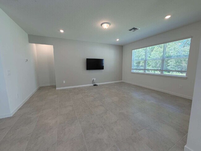 Building Photo - 3973 Big Sky Dr