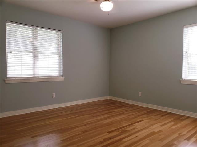 Building Photo - 585 Classen Dr