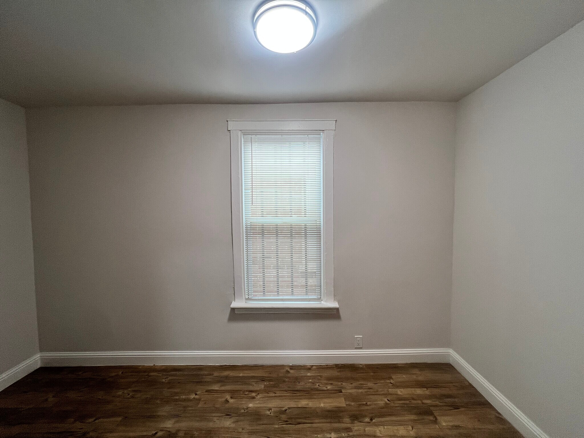 Building Photo - 8208 S South Shore Dr