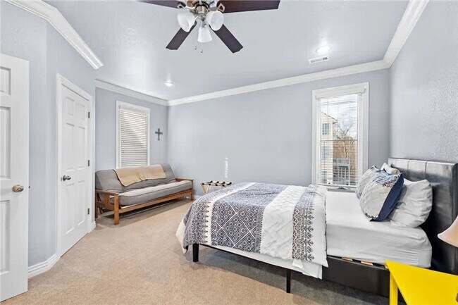 Building Photo - 38 Riviera Dr