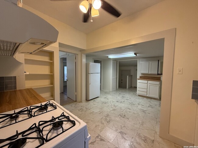 Building Photo - 901 Ripley Ave