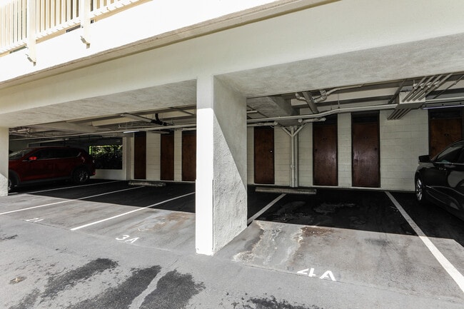 Building Photo - 350 Aoloa St