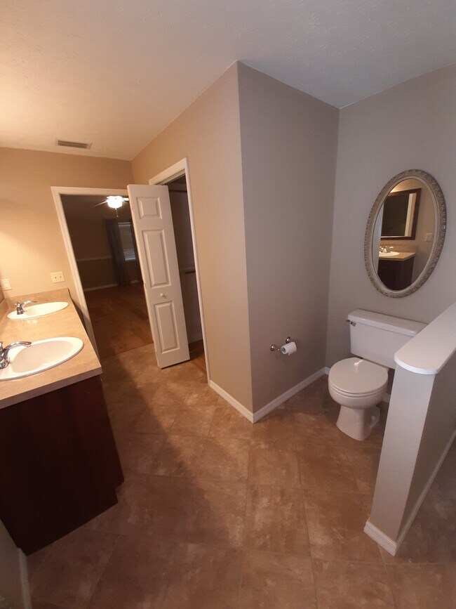 Building Photo - 1103 Belladonna Dr