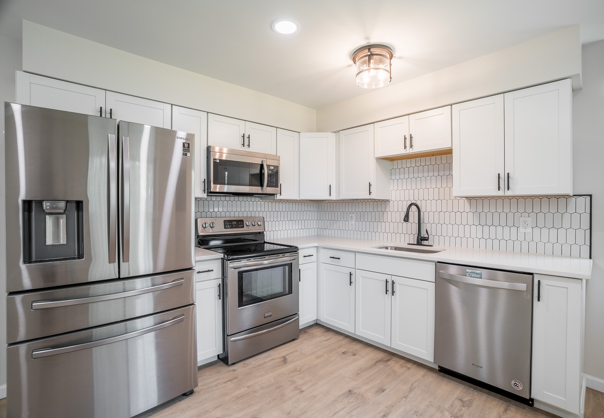 Building Photo - 405 Joellen Pl