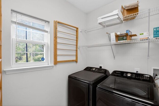 Building Photo - 47106 Green Leaf Ct