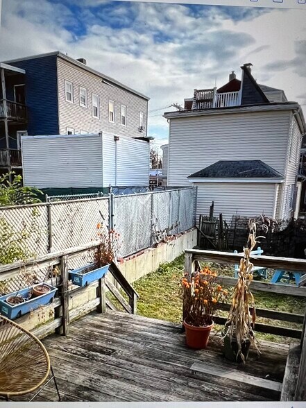 Building Photo - 10 Clarendon Ave