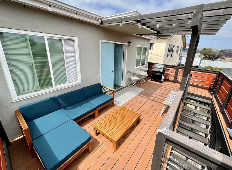 Building Photo - 2152 Oliver Ave