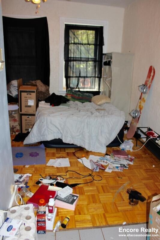 Building Photo - 40 Anderson St